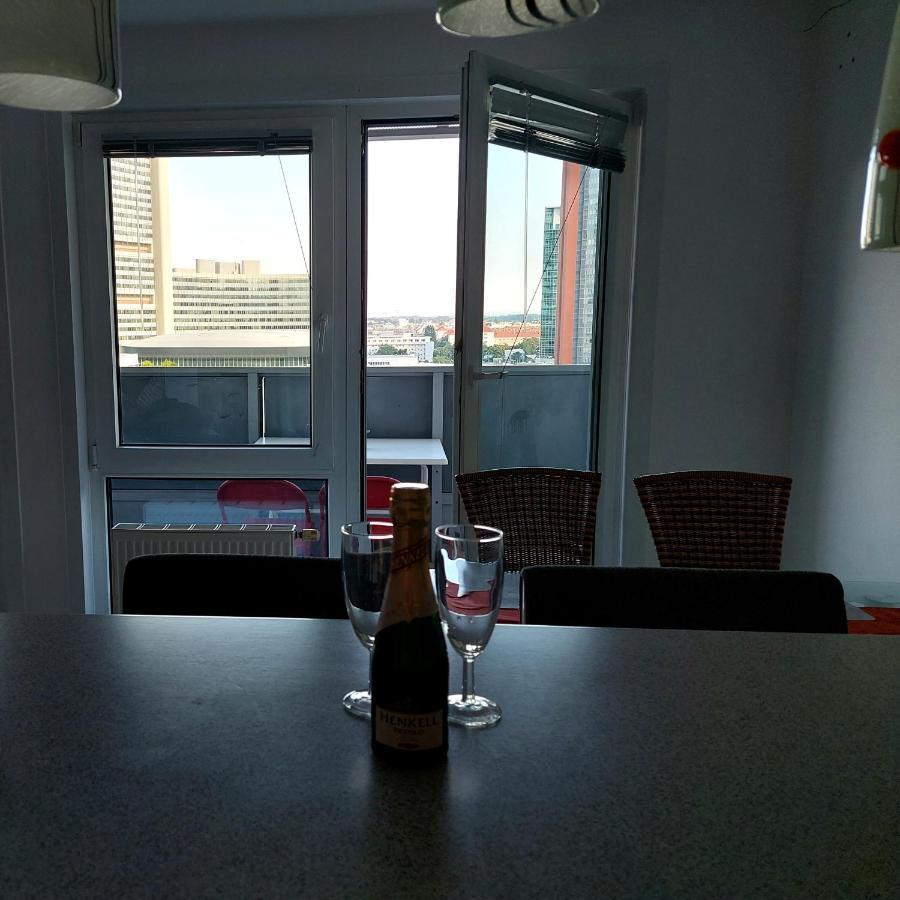 Tower Apartment With Private Terrace Next To Uno Wien Ngoại thất bức ảnh